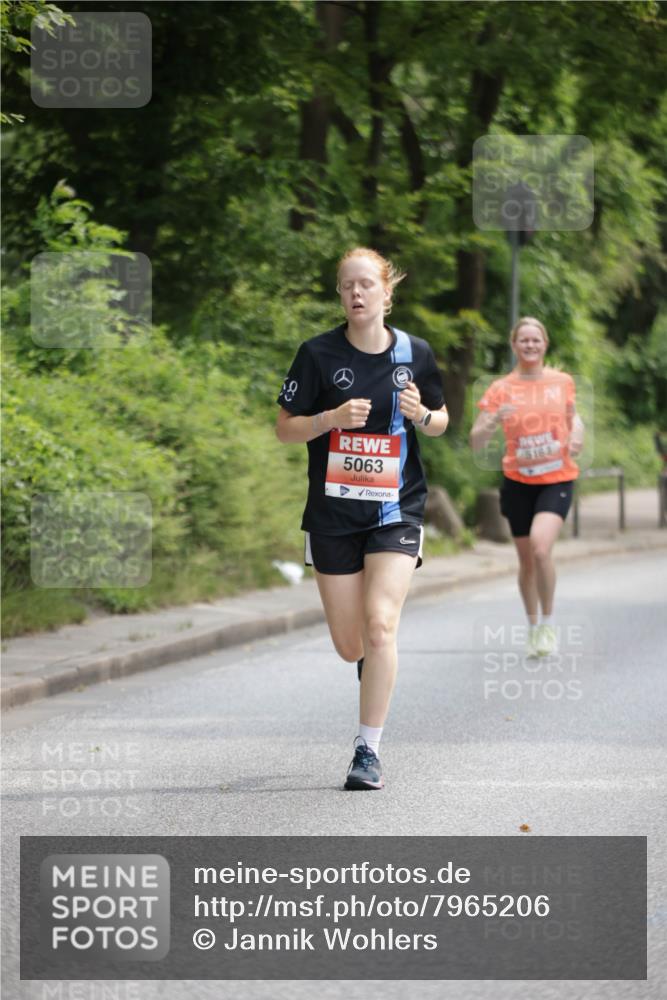 15.06.2025 - REWE Women's Run Jannik Wohlers http://msf.ph/oto/7965206 15.06.2025 09:59:58 Laufen 5063, 5163 meine-sportfotos.de