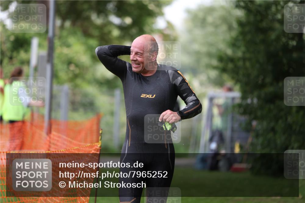 15.06.2025 - 7 Türme Triathlon Michael Strokosch http://msf.ph/oto/7965252 15.06.2025 12:18:30 Schwimmen 380, 384, 470, 510, 562, 637 meine-sportfotos.de