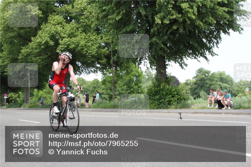 15.06.2025 - 7 Türme Triathlon Yannick Fuchs http://msf.ph/oto/7965255 15.06.2025 13:06:44 Radfahren  meine-sportfotos.de