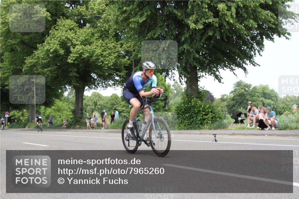 15.06.2025 - 7 Türme Triathlon Yannick Fuchs http://msf.ph/oto/7965260 15.06.2025 13:06:54 Radfahren  meine-sportfotos.de
