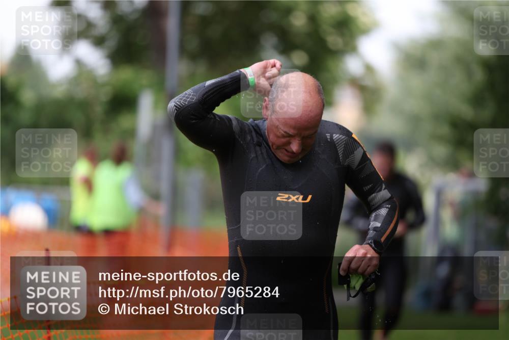 15.06.2025 - 7 Türme Triathlon Michael Strokosch http://msf.ph/oto/7965284 15.06.2025 12:18:31 Schwimmen 380, 384, 470, 510, 562 meine-sportfotos.de