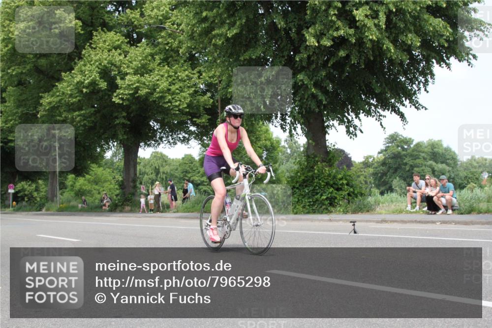 15.06.2025 - 7 Türme Triathlon Yannick Fuchs http://msf.ph/oto/7965298 15.06.2025 13:07:25 Radfahren  meine-sportfotos.de