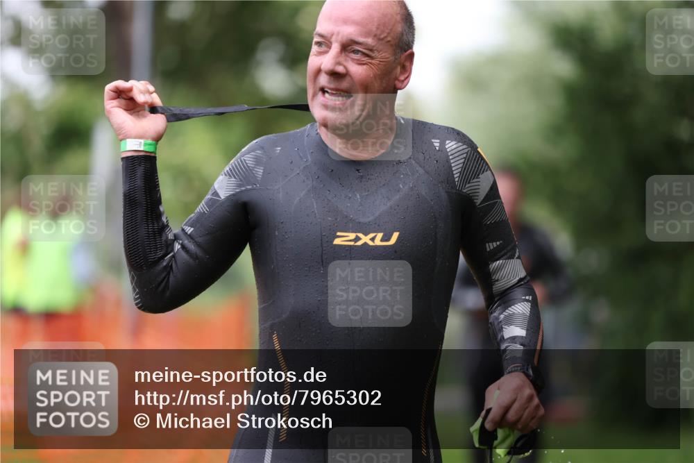 15.06.2025 - 7 Türme Triathlon Michael Strokosch http://msf.ph/oto/7965302 15.06.2025 12:18:32 Schwimmen 380, 384, 470, 510, 562 meine-sportfotos.de