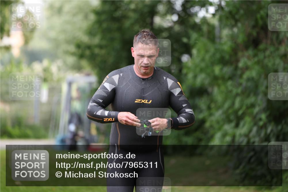 15.06.2025 - 7 Türme Triathlon Michael Strokosch http://msf.ph/oto/7965311 15.06.2025 12:18:34 Schwimmen 384, 470, 510, 562 meine-sportfotos.de