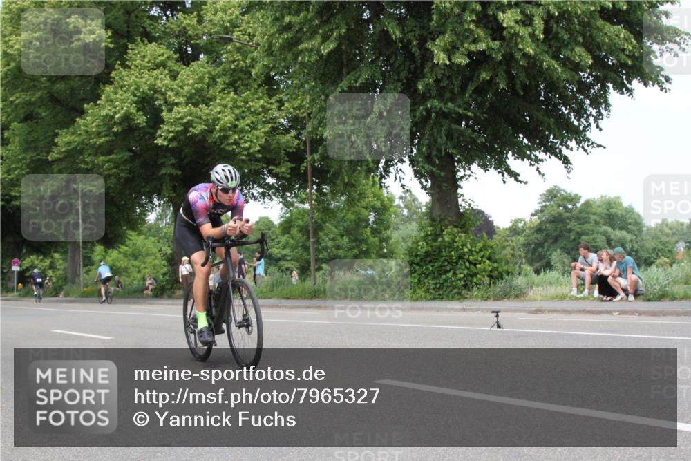 15.06.2025 - 7 Türme Triathlon Yannick Fuchs http://msf.ph/oto/7965327 15.06.2025 13:07:50 Radfahren  meine-sportfotos.de