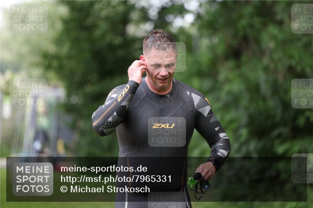 15.06.2025 - 7 Türme Triathlon Michael Strokosch http://msf.ph/oto/7965331 15.06.2025 12:18:35 Schwimmen 384, 470, 510, 562 meine-sportfotos.de