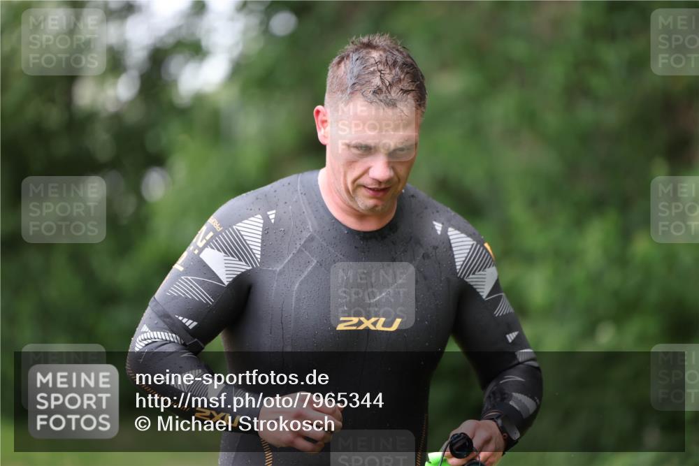 15.06.2025 - 7 Türme Triathlon Michael Strokosch http://msf.ph/oto/7965344 15.06.2025 12:18:36 Schwimmen 384, 470, 510, 562 meine-sportfotos.de