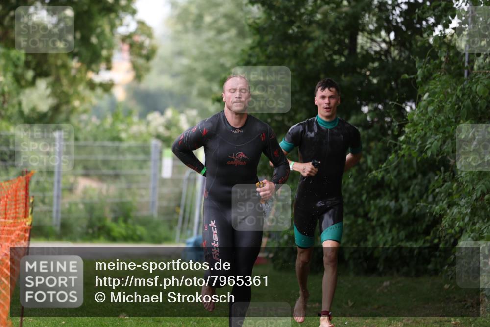 15.06.2025 - 7 Türme Triathlon Michael Strokosch http://msf.ph/oto/7965361 15.06.2025 12:18:44 Schwimmen 384, 470, 510, 562 meine-sportfotos.de