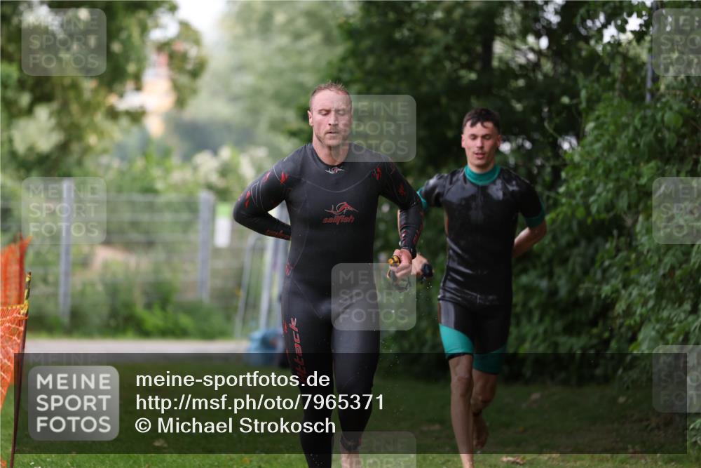 15.06.2025 - 7 Türme Triathlon Michael Strokosch http://msf.ph/oto/7965371 15.06.2025 12:18:44 Schwimmen 384, 470, 510, 562 meine-sportfotos.de