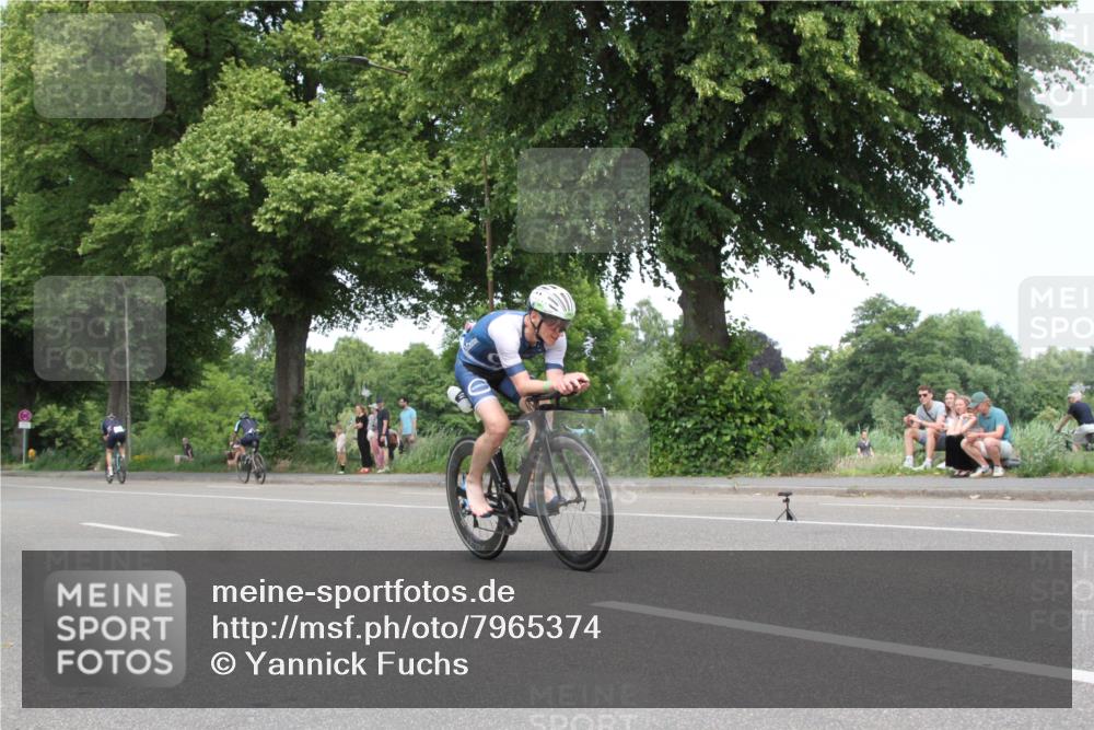 15.06.2025 - 7 Türme Triathlon Yannick Fuchs http://msf.ph/oto/7965374 15.06.2025 13:08:24 Radfahren  meine-sportfotos.de