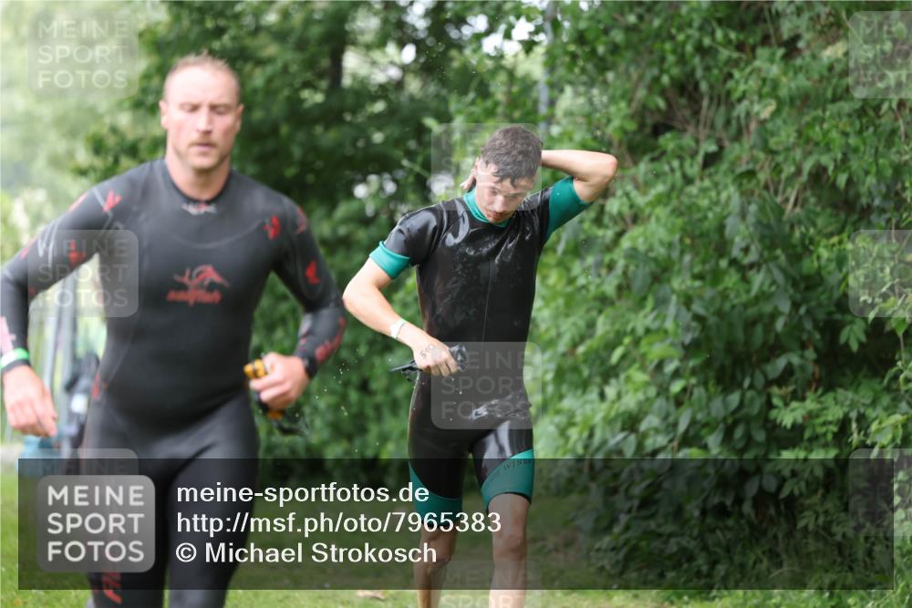 15.06.2025 - 7 Türme Triathlon Michael Strokosch http://msf.ph/oto/7965383 15.06.2025 12:18:45 Schwimmen 384, 470, 510, 562 meine-sportfotos.de