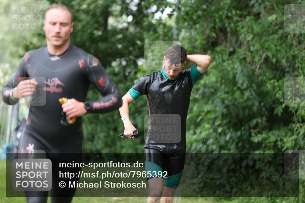 15.06.2025 - 7 Türme Triathlon Michael Strokosch http://msf.ph/oto/7965392 15.06.2025 12:18:45 Schwimmen 384, 470, 510, 562 meine-sportfotos.de