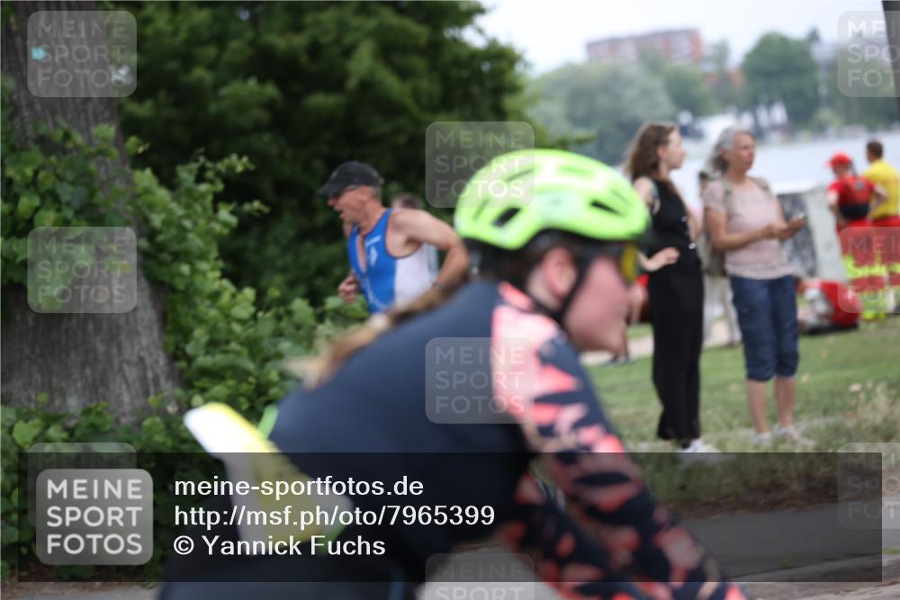 15.06.2025 - 7 Türme Triathlon Yannick Fuchs http://msf.ph/oto/7965399 15.06.2025 13:58:08 Radfahren  meine-sportfotos.de
