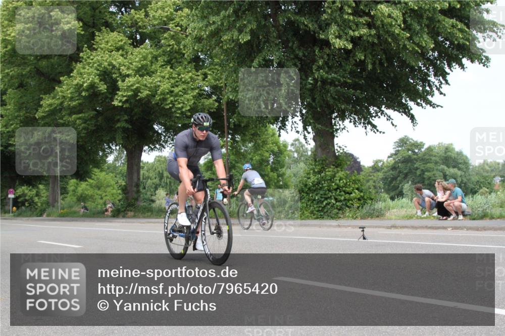 15.06.2025 - 7 Türme Triathlon Yannick Fuchs http://msf.ph/oto/7965420 15.06.2025 13:09:03 Radfahren  meine-sportfotos.de