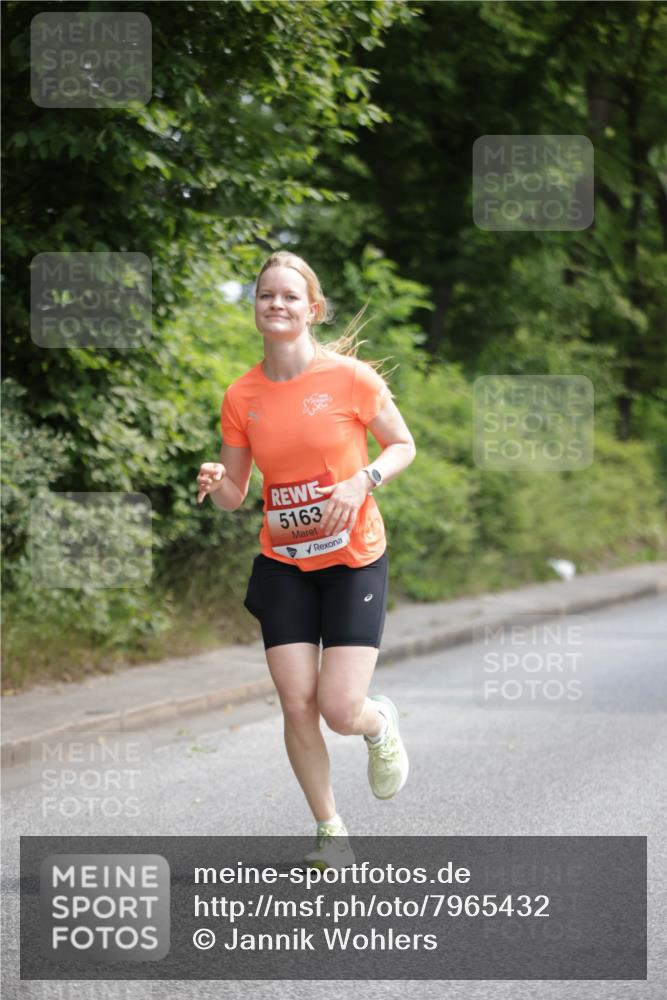 15.06.2025 - REWE Women's Run Jannik Wohlers http://msf.ph/oto/7965432 15.06.2025 10:00:02 Laufen 5163 meine-sportfotos.de