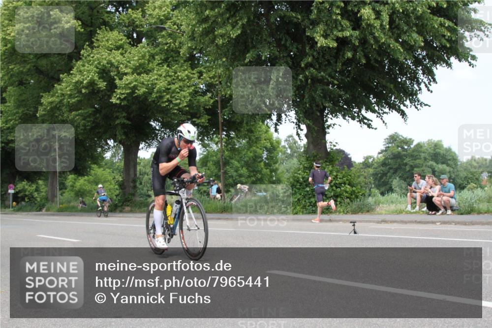 15.06.2025 - 7 Türme Triathlon Yannick Fuchs http://msf.ph/oto/7965441 15.06.2025 13:09:12 Radfahren  meine-sportfotos.de