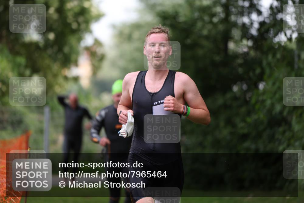 15.06.2025 - 7 Türme Triathlon Michael Strokosch http://msf.ph/oto/7965464 15.06.2025 12:19:09 Schwimmen 367, 559, 570, 649 meine-sportfotos.de