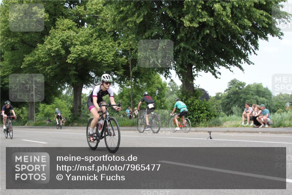 15.06.2025 - 7 Türme Triathlon Yannick Fuchs http://msf.ph/oto/7965477 15.06.2025 13:09:33 Radfahren  meine-sportfotos.de