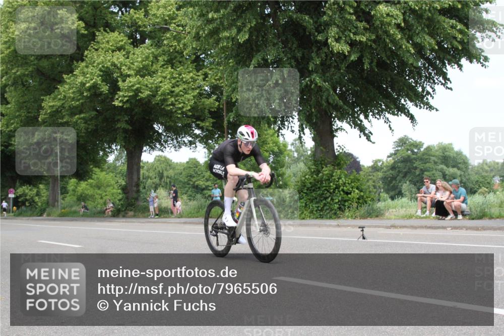 15.06.2025 - 7 Türme Triathlon Yannick Fuchs http://msf.ph/oto/7965506 15.06.2025 13:09:59 Radfahren  meine-sportfotos.de