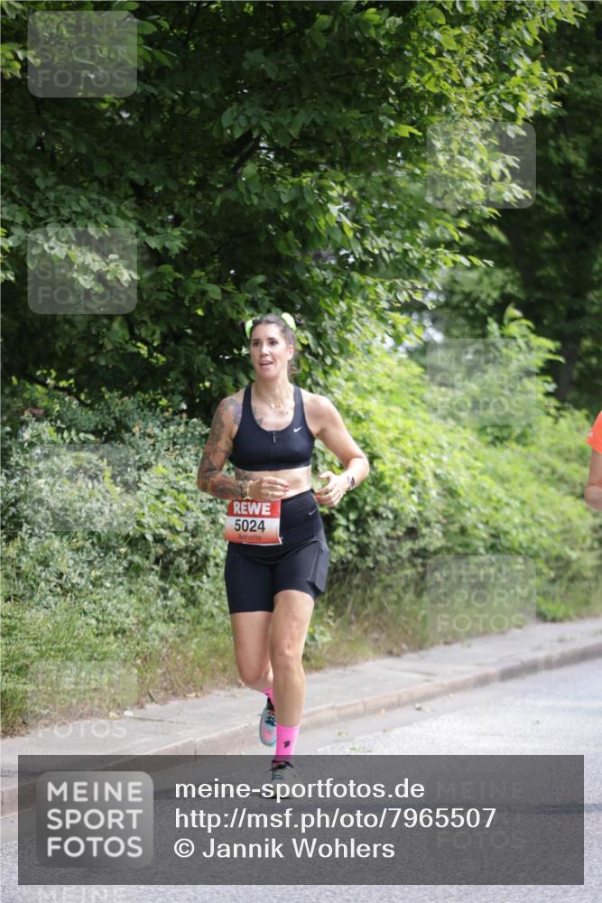 15.06.2025 - REWE Women's Run Jannik Wohlers http://msf.ph/oto/7965507 15.06.2025 10:00:14 Laufen 5024 meine-sportfotos.de
