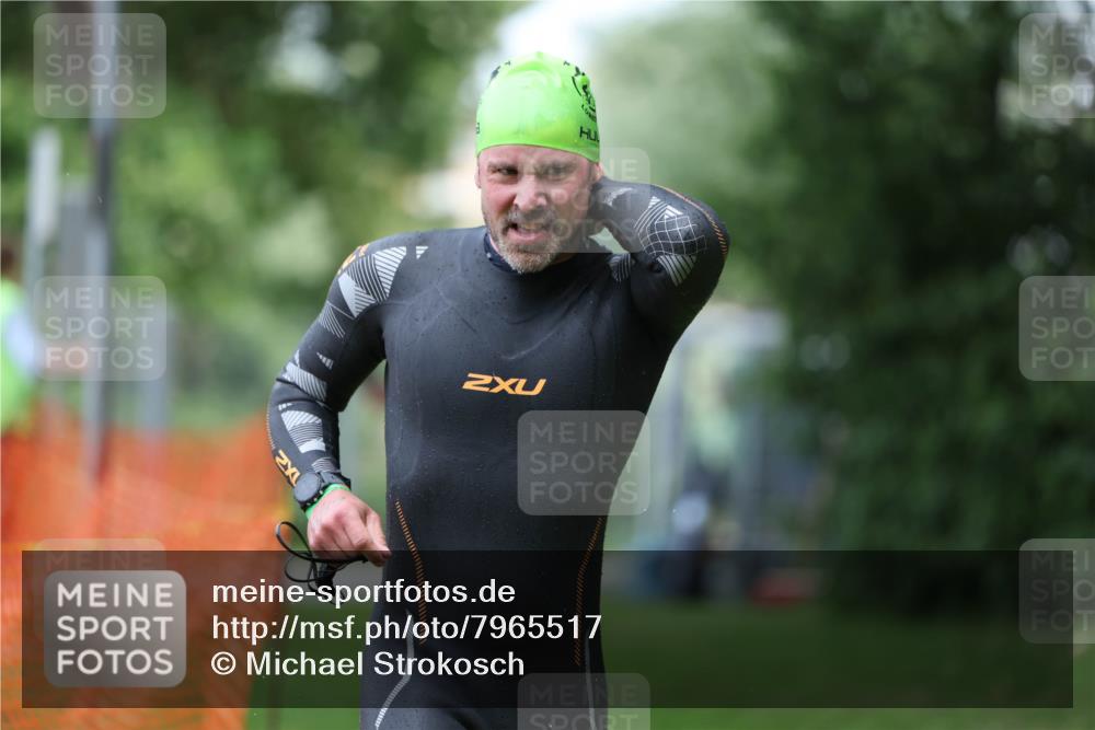 15.06.2025 - 7 Türme Triathlon Michael Strokosch http://msf.ph/oto/7965517 15.06.2025 12:19:11 Schwimmen 367, 559, 570, 649 meine-sportfotos.de