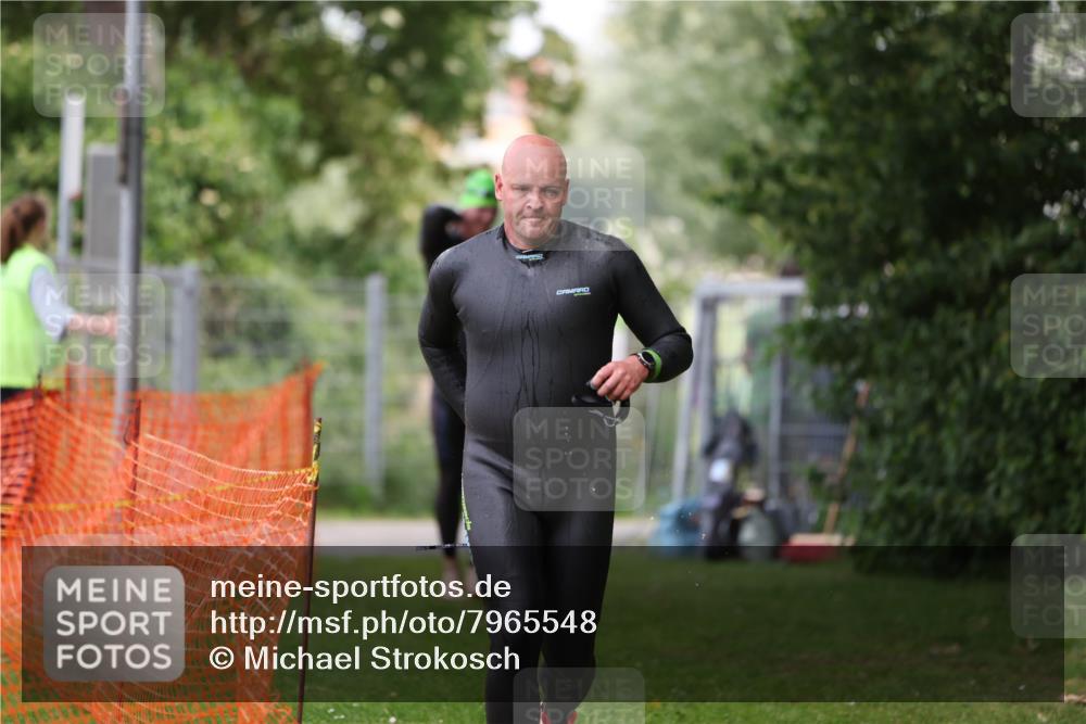 15.06.2025 - 7 Türme Triathlon Michael Strokosch http://msf.ph/oto/7965548 15.06.2025 12:19:13 Schwimmen 367, 559, 570, 649 meine-sportfotos.de