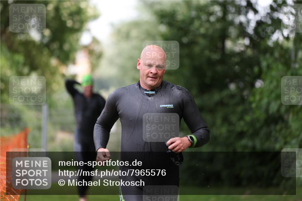 15.06.2025 - 7 Türme Triathlon Michael Strokosch http://msf.ph/oto/7965576 15.06.2025 12:19:15 Schwimmen 367, 559, 570, 649 meine-sportfotos.de