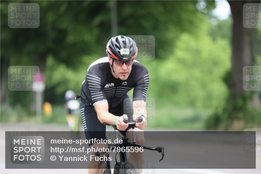 15.06.2025 - 7 Türme Triathlon Yannick Fuchs http://msf.ph/oto/7965596 15.06.2025 11:14:51 Radfahren 242, 247 meine-sportfotos.de
