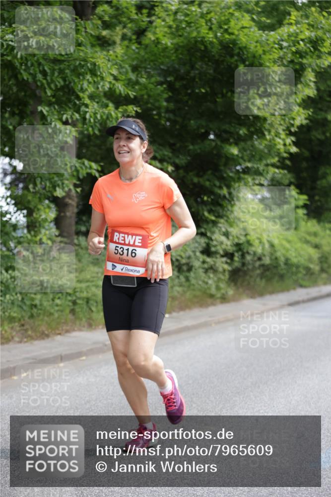 15.06.2025 - REWE Women's Run Jannik Wohlers http://msf.ph/oto/7965609 15.06.2025 10:00:16 Laufen 5316 meine-sportfotos.de