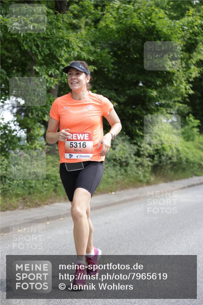 15.06.2025 - REWE Women's Run Jannik Wohlers http://msf.ph/oto/7965619 15.06.2025 10:00:16 Laufen 5316 meine-sportfotos.de