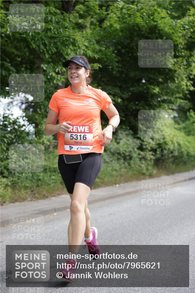 15.06.2025 - REWE Women's Run Jannik Wohlers http://msf.ph/oto/7965621 15.06.2025 10:00:16 Laufen 5316 meine-sportfotos.de