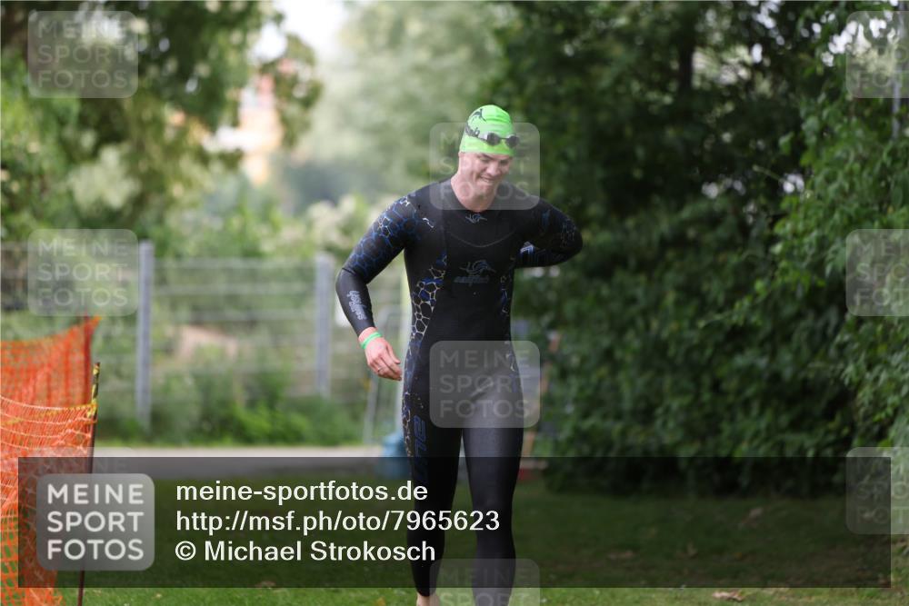 15.06.2025 - 7 Türme Triathlon Michael Strokosch http://msf.ph/oto/7965623 15.06.2025 12:19:17 Schwimmen 367, 559, 570, 649 meine-sportfotos.de