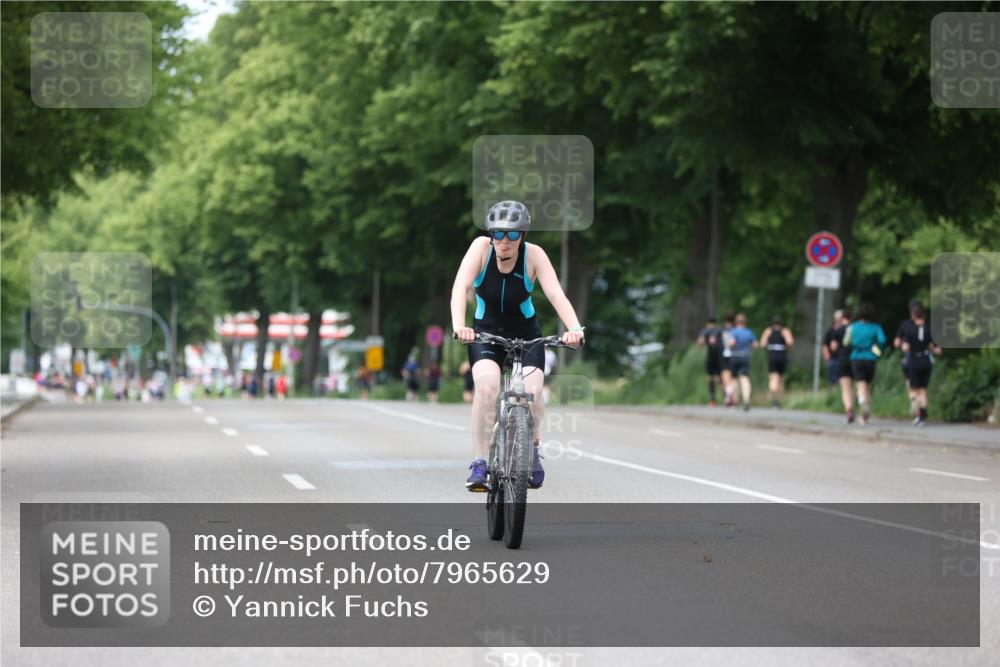 15.06.2025 - 7 Türme Triathlon Yannick Fuchs http://msf.ph/oto/7965629 15.06.2025 13:59:24 Radfahren 830 meine-sportfotos.de