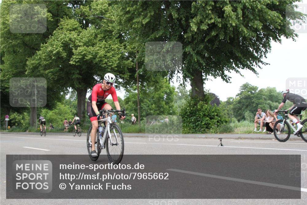 15.06.2025 - 7 Türme Triathlon Yannick Fuchs http://msf.ph/oto/7965662 15.06.2025 13:11:37 Radfahren  meine-sportfotos.de