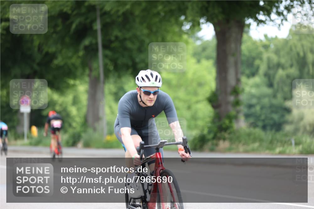 15.06.2025 - 7 Türme Triathlon Yannick Fuchs http://msf.ph/oto/7965690 15.06.2025 11:14:59 Radfahren 331 meine-sportfotos.de