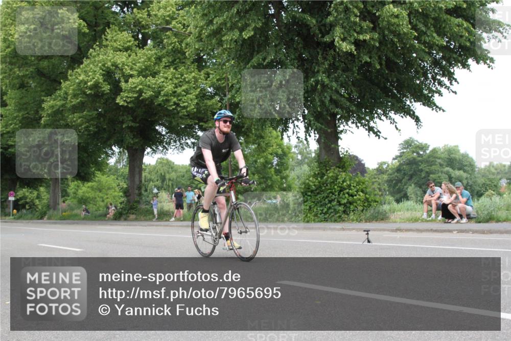 15.06.2025 - 7 Türme Triathlon Yannick Fuchs http://msf.ph/oto/7965695 15.06.2025 13:11:51 Radfahren  meine-sportfotos.de
