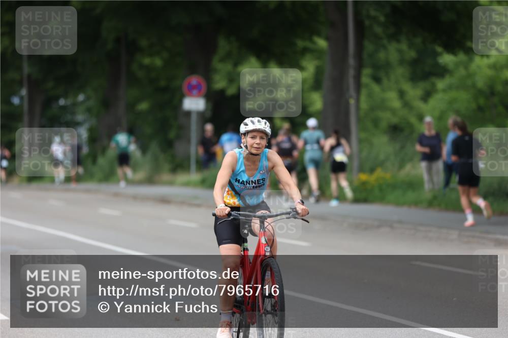 15.06.2025 - 7 Türme Triathlon Yannick Fuchs http://msf.ph/oto/7965716 15.06.2025 13:59:57 Radfahren 783 meine-sportfotos.de