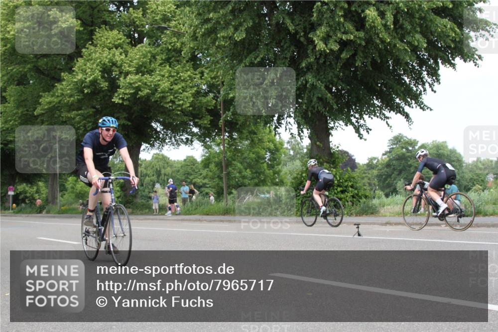 15.06.2025 - 7 Türme Triathlon Yannick Fuchs http://msf.ph/oto/7965717 15.06.2025 13:12:02 Radfahren  meine-sportfotos.de
