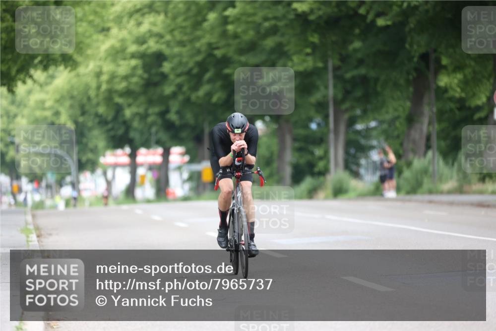 15.06.2025 - 7 Türme Triathlon Yannick Fuchs http://msf.ph/oto/7965737 15.06.2025 11:15:18 Radfahren  meine-sportfotos.de