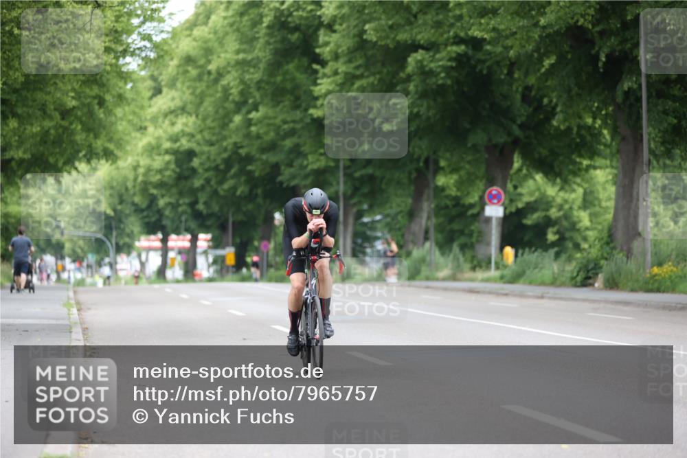 15.06.2025 - 7 Türme Triathlon Yannick Fuchs http://msf.ph/oto/7965757 15.06.2025 11:15:19 Radfahren  meine-sportfotos.de
