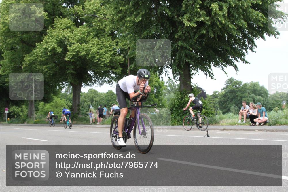 15.06.2025 - 7 Türme Triathlon Yannick Fuchs http://msf.ph/oto/7965774 15.06.2025 13:12:59 Radfahren  meine-sportfotos.de