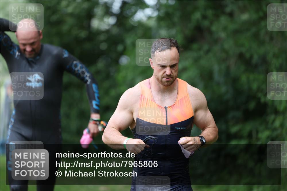 15.06.2025 - 7 Türme Triathlon Michael Strokosch http://msf.ph/oto/7965806 15.06.2025 12:19:44 Schwimmen 471, 483, 488, 531, 536, 538, 550, 594, 612, 635 meine-sportfotos.de