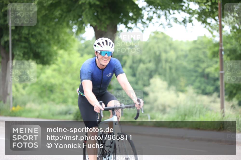 15.06.2025 - 7 Türme Triathlon Yannick Fuchs http://msf.ph/oto/7965811 15.06.2025 11:15:38 Radfahren  meine-sportfotos.de