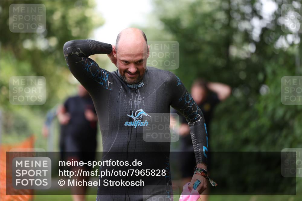 15.06.2025 - 7 Türme Triathlon Michael Strokosch http://msf.ph/oto/7965828 15.06.2025 12:19:46 Schwimmen 471, 483, 488, 531, 536, 538, 550, 585, 594, 612, 635 meine-sportfotos.de