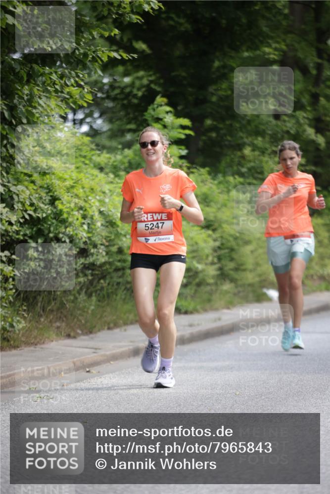 15.06.2025 - REWE Women's Run Jannik Wohlers http://msf.ph/oto/7965843 15.06.2025 10:00:55 Laufen 5247 meine-sportfotos.de