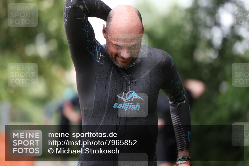 15.06.2025 - 7 Türme Triathlon Michael Strokosch http://msf.ph/oto/7965852 15.06.2025 12:19:46 Schwimmen 471, 483, 488, 531, 536, 538, 550, 585, 594, 612, 635 meine-sportfotos.de