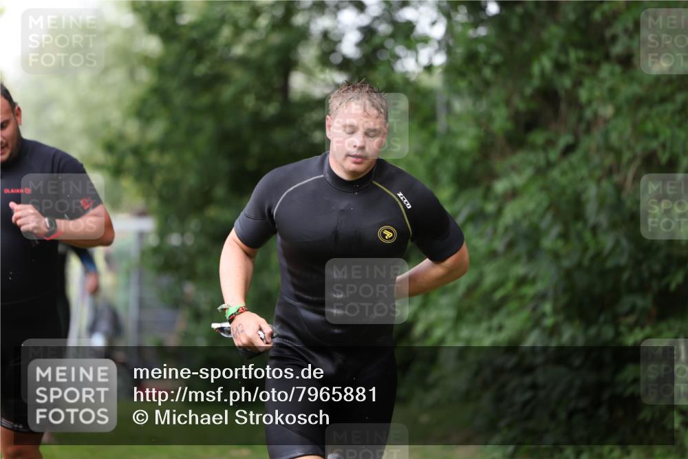 15.06.2025 - 7 Türme Triathlon Michael Strokosch http://msf.ph/oto/7965881 15.06.2025 12:19:49 Schwimmen 372, 471, 483, 488, 531, 536, 538, 550, 585, 594, 612, 635 meine-sportfotos.de