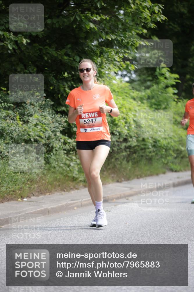 15.06.2025 - REWE Women's Run Jannik Wohlers http://msf.ph/oto/7965883 15.06.2025 10:00:56 Laufen 5247 meine-sportfotos.de
