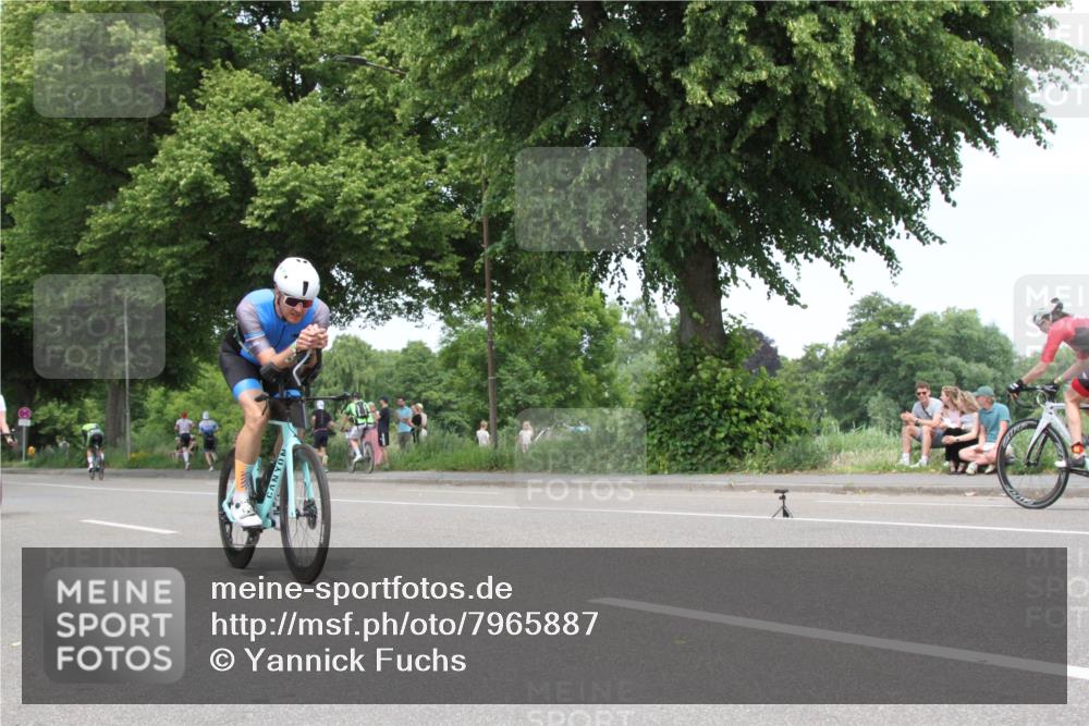 15.06.2025 - 7 Türme Triathlon Yannick Fuchs http://msf.ph/oto/7965887 15.06.2025 13:13:32 Radfahren  meine-sportfotos.de