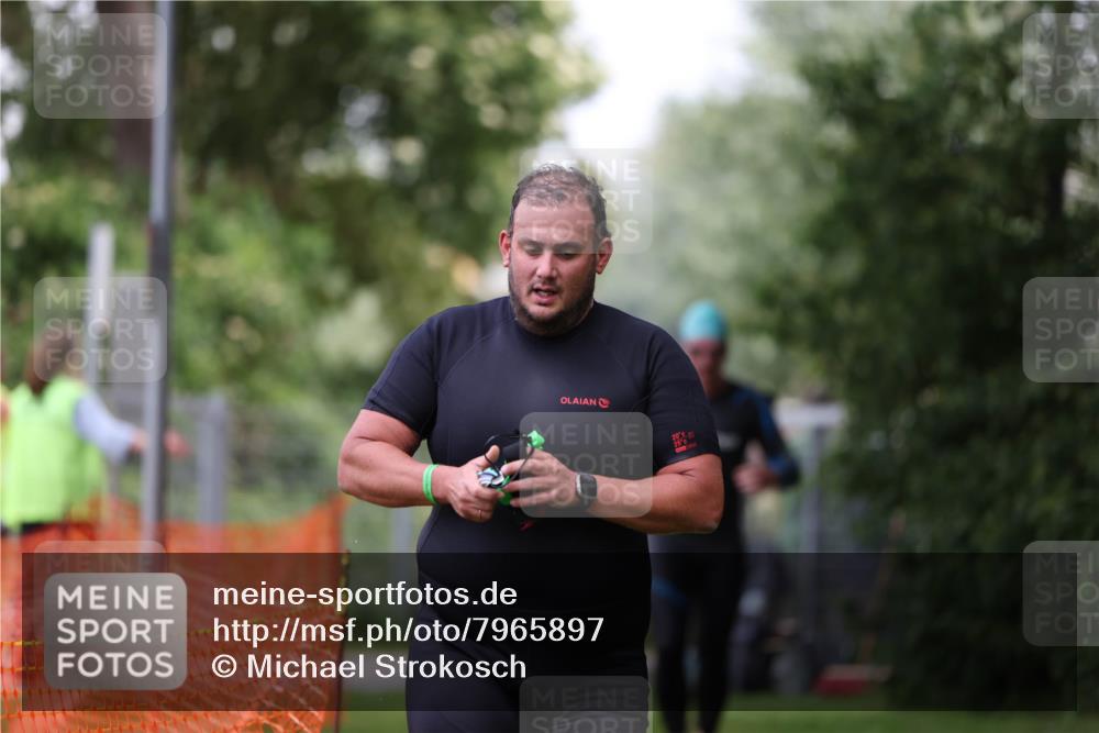 15.06.2025 - 7 Türme Triathlon Michael Strokosch http://msf.ph/oto/7965897 15.06.2025 12:19:49 Schwimmen 372, 471, 483, 488, 531, 536, 538, 550, 585, 594, 612, 635 meine-sportfotos.de